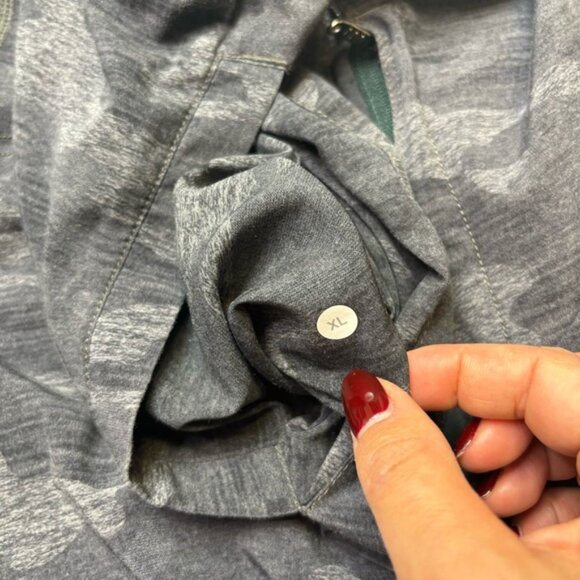 Lululemon Men's Camo Gray Athletic 9'' Inseam Running Shorts Pockets Size XL - Picture 10 of 11